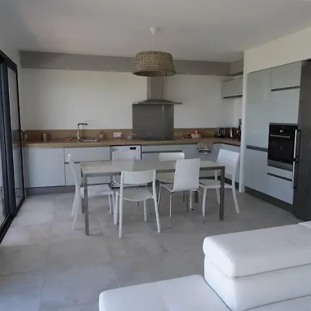 House La Capte Vue Mer Дом отдыха *